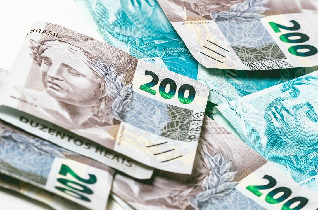 nunca-vi-eu-so-ouco-falar-a-nota-de-200-reais-ainda-existe-no-brasil-e0012